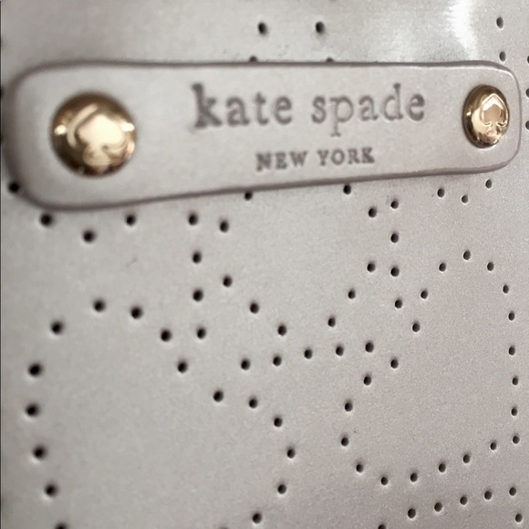 Kate Spade ♠️ Silver Pouch NWT - Picture 2 of 5